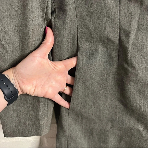 Escada Vintage Gray Button Down Long Wool Pocketed Blazer, Women’s Size 4 - Picture 5 of 10